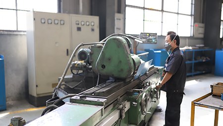 硬質(zhì)合金磨削加工(gōng)有(yǒu)哪些要注意的地方